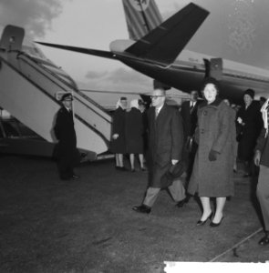 Aankomst Prinses Beatrix op Schiphol uit Canada, Bestanddeelnr 911-8479