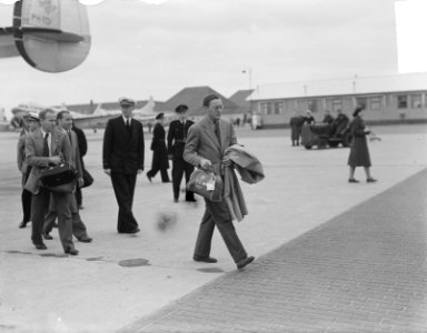 Aankomst Prins Bernhard Schiphol uit Amerika, Bestanddeelnr 903-9660