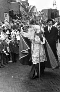 Aankomst St. Nicolaas in Hoorn, de rondrit door Hoorn, Bestanddeelnr 917-1292