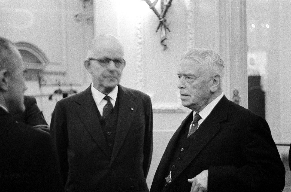 Aankomst premier van Nieuw Zeeland Walter Nash in Den Haag, Bestanddeelnr 911-2677