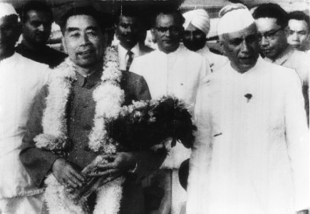 Aankomst premier tsjou en lai te new delhi prem mehroe, Bestanddeelnr 911-1819