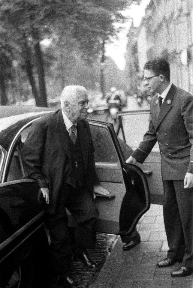 Aankomst premier van Nieuw Zeeland Walter Nash in Den Haag, Bestanddeelnr 911-2675