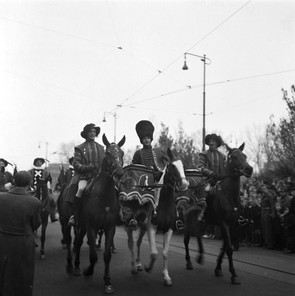 Aankomst Sint Nicolaas te Amsterdam. Ruiters, Bestanddeelnr 901-1694