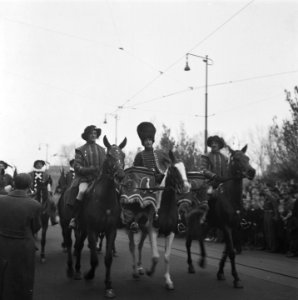 Aankomst Sint Nicolaas te Amsterdam. Ruiters, Bestanddeelnr 901-1694