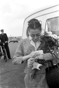 Aankomst solisten van het Bolshoiballet op Schiphol, jong danseres Nina Timofeev, Bestanddeelnr 911-3242