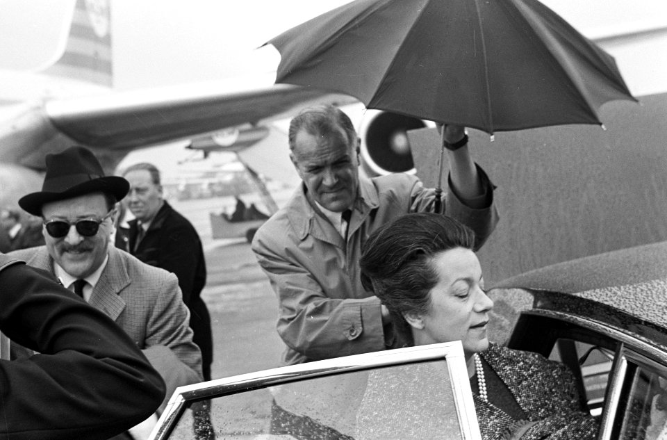 Aankomst Prins Aschwin en Prinses Simone op Schiphol, Bestanddeelnr 917-8599