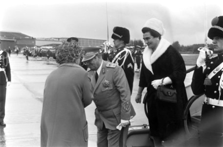 Aankomst President Tito en echtgenote op Ypenburg, Bestanddeelnr 923-9364