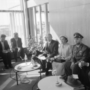 Aankomst president van Israel Isaac Ben Zwi op Schiphol, Bestanddeelnr 909-7104