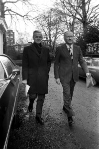 Aankomst van de CHU kamerleden Van der Mey (links) en Kruisinga, Bestanddeelnr 926-8835