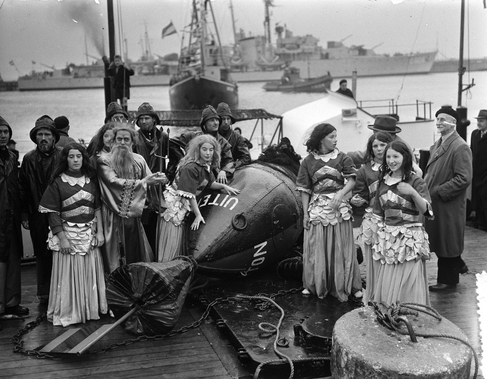 Aankomst Uiterton 100 jaar KMI Den Helder, Bestanddeelnr 906-7920