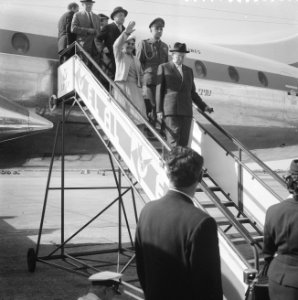 Aankomst president van Israel Isaac Ben Zwi op Schiphol, Bestanddeelnr 909-7103