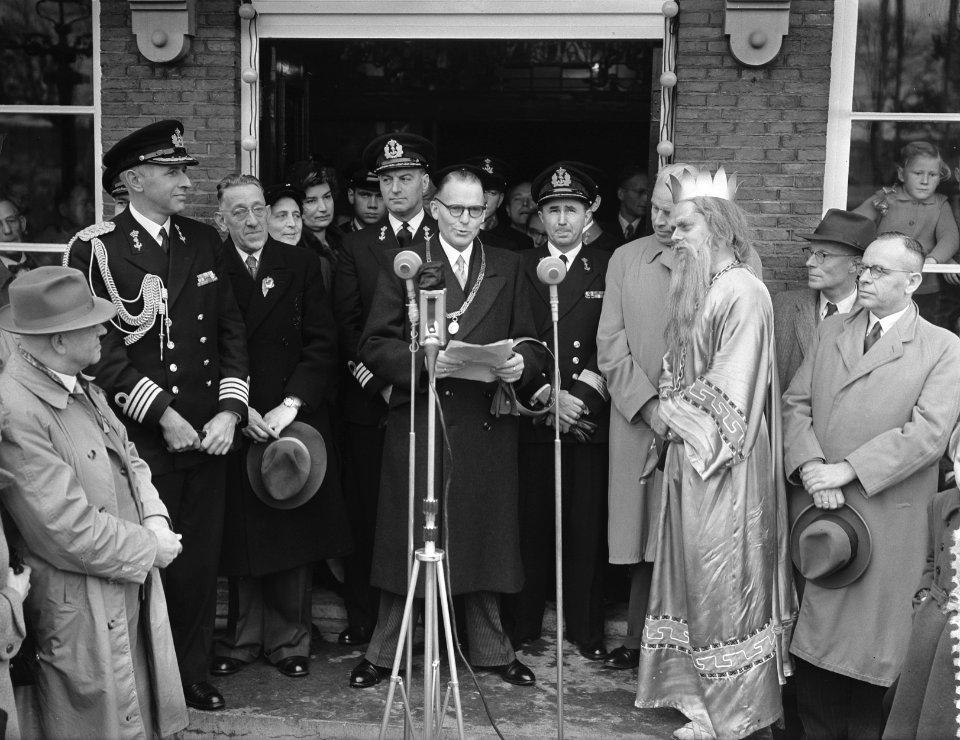 Aankomst Uiterton 100 jaar KMI Den Helder, Bestanddeelnr 906-7931