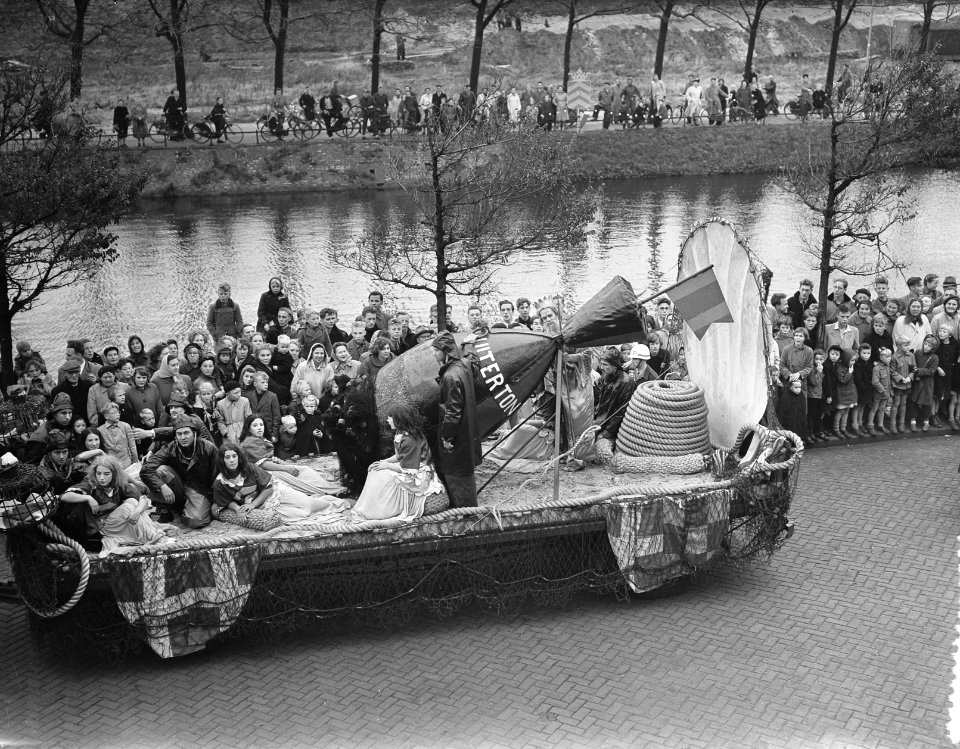 Aankomst Uiterton 100 jaar KMI Den Helder, Bestanddeelnr 906-7929