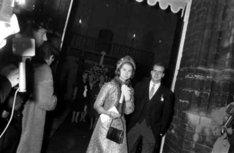 Aankomst van prins Juan Carlos van Bourbon en zijn vrouw prinses Sophia, Bestanddeelnr 919-0426