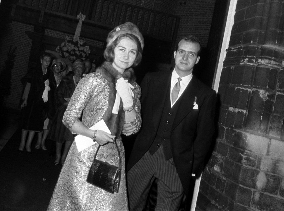Aankomst van prins Juan Carlos van Bourbon en zijn vrouw prinses Sophia, Bestanddeelnr 919-0426 (cropped)