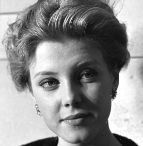 Aankomst van Corine Rottschäfer (miss World 1959) op Schiphol, Bestanddeelnr 910-8185 (cropped)