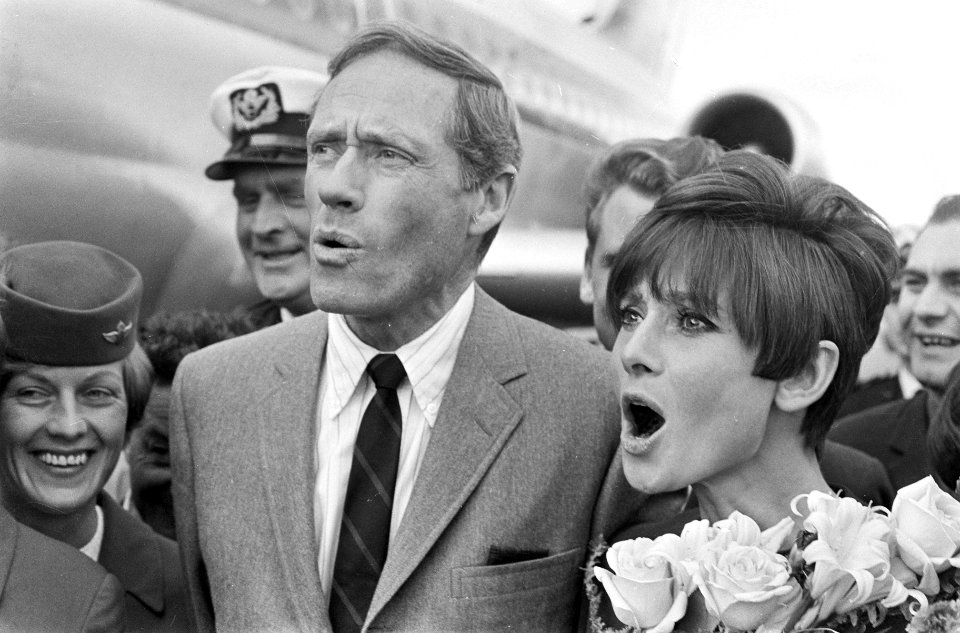 Aankomst van Audrey Hepburn en Mel Ferrer op Schiphol, Bestanddeelnr 919-5679