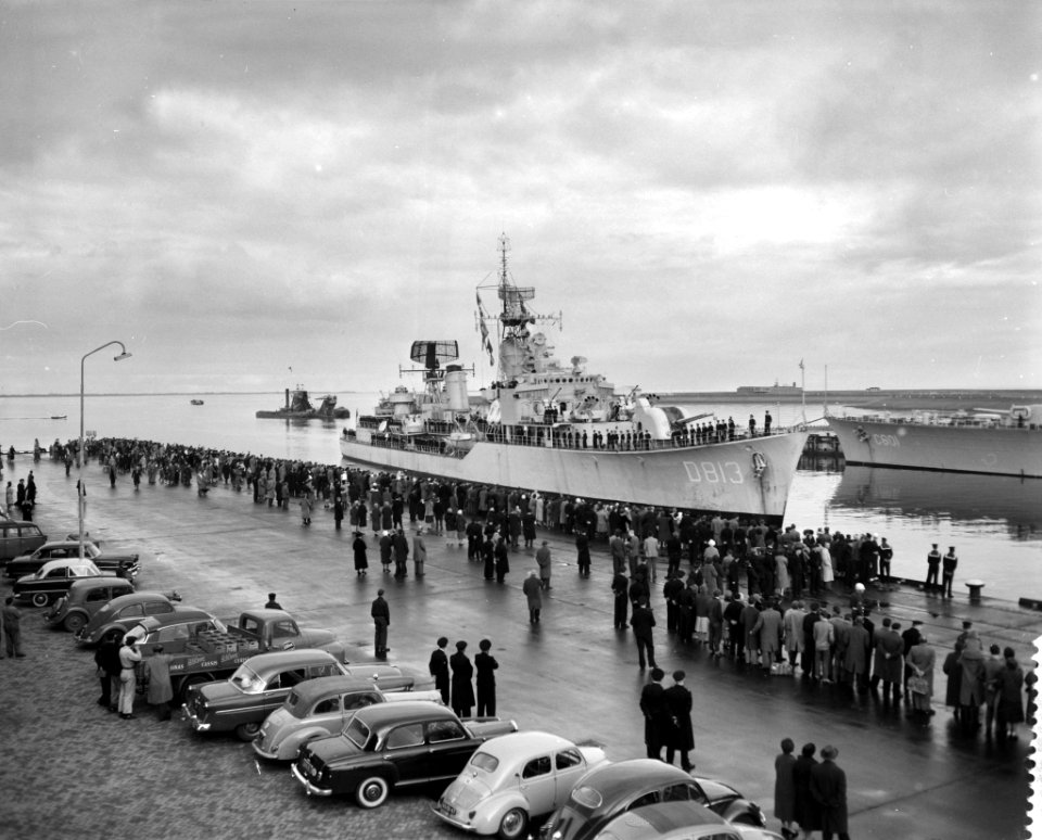 Aankomst van Hr Ms Groningen in Den Helder uit Nieuw Guinea, Bestanddeelnr 910-0142