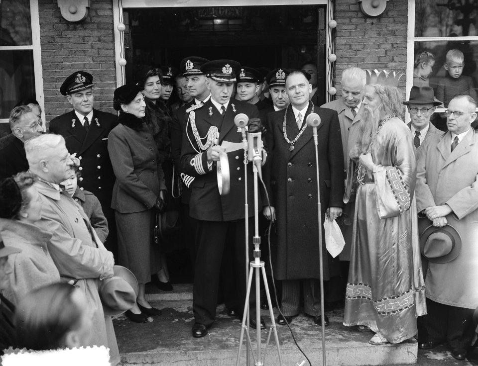 Aankomst Uiterton 100 jaar KMI Den Helder, Bestanddeelnr 906-7934