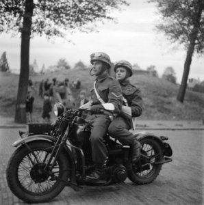 Aankomst van H.M. Kortenaer, Bestanddeelnr 900-9805