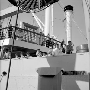 Aankomst van het schip SS Zion met passagiers aan boord, Bestanddeelnr 255-2164