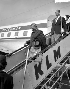 Aankomst van prof De Quay op Schiphol van Canada premier De Quay op de vliegtui, Bestanddeelnr 910-7022