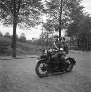 Aankomst van H.M. Kortenaer, Bestanddeelnr 900-9806