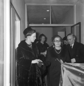 Aankomst van prinses Christina van Zweden (l.) en Margaretha van Denemarken op …, Bestanddeelnr 918-5071