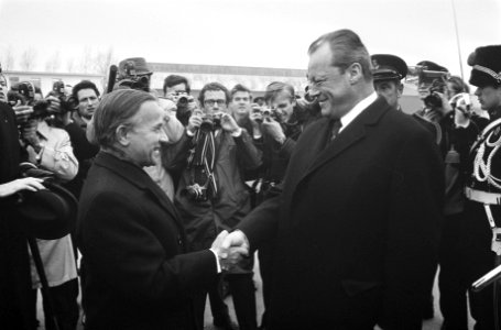 Aankomst Bondskanselier Willy Brandt van Duitsland op Ypenburg. Aankomst Brandt, Bestanddeelnr 923-0345