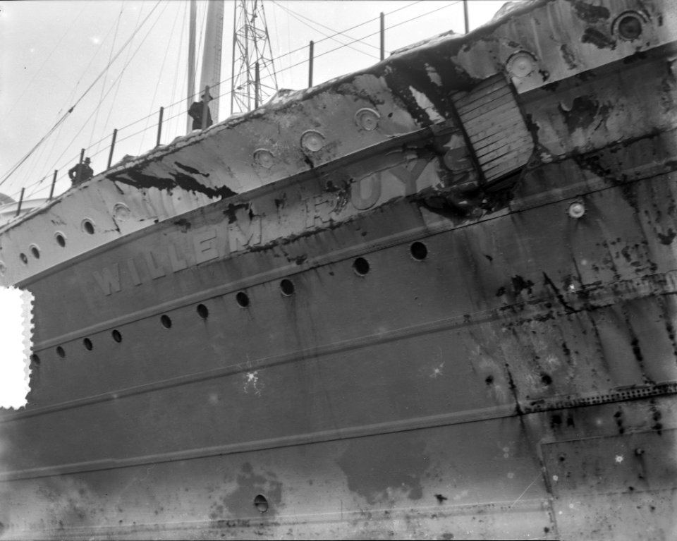 Aankomst beschadigde Willem Ruys te Rotterdam, Bestanddeelnr 905-4939