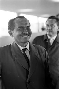 Aankomst Vice gouverneur dhr. H. Sapi I van Djakarta op Schiphol, Bestanddeelnr 920-7893