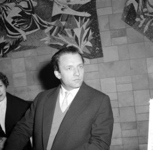 Aankomst Bolshoi solisten op Schiphol, Youri Zjdanov tijdens persconferentie, Bestanddeelnr 911-7196
