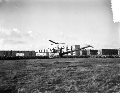 Aankomst van Sint Nicolaas per helicopter Amsterdam Zuid, Bestanddeelnr 906-8610