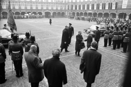 Aankomst Bondskanselier Willy Brandt van Duitsland op Ypenburg. Aankomst Brandt, Bestanddeelnr 923-0348