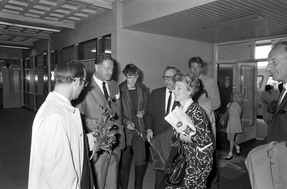 Aankomst Bill Travers (filmacteur) op Schiphol, persconferentie, Bestanddeelnr 919-3495