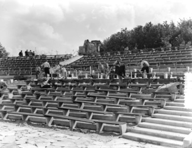 Aanbouw openluchttheater in Bosplan Amsterdam, Bestanddeelnr 905-8243