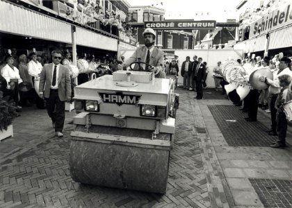 Aangekocht van United Fotos de Boer bv. - Negatiefnummer 26756 k 28. - Gepubliceerd in het Haarlems Dagblad van 15.09.1986. Identificatienummer 54-015270
