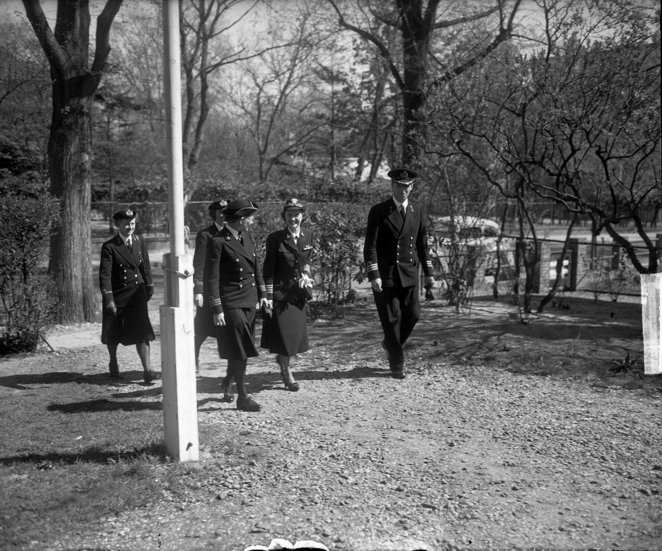 Aankomst Captain Jay B. Hancock (Wave USA Navy) bij Marvo Den Haag inspectie, Bestanddeelnr 903-3189