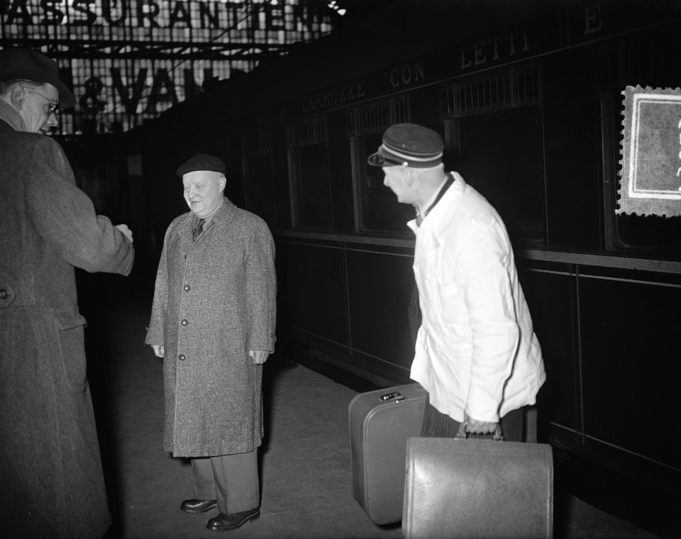 Aankomst componist dirigent Paul Heidenmonth uit Zurich, Bestanddeelnr 906-3064