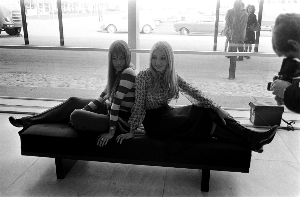 Aankomst artiesten op Schiphol Katja Ebstein (Duitsland) en Mary Hopkin (Engel…, Bestanddeelnr 923-3637