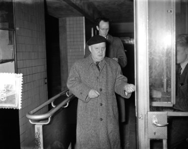 Aankomst componist dirigent Paul Heidenmonth uit Zurich, Bestanddeelnr 906-3063