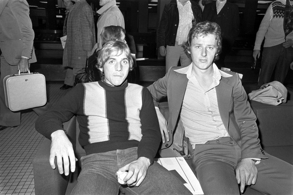 Aankomst AZ67 op Schiphol, Kristen Nijgaard (l) en Hovenkamp, Bestanddeelnr 929-4209