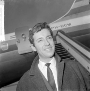 Aankomst Antonio Calvario (Portugese zanger) op Schiphol, Bestanddeelnr 917-5974
