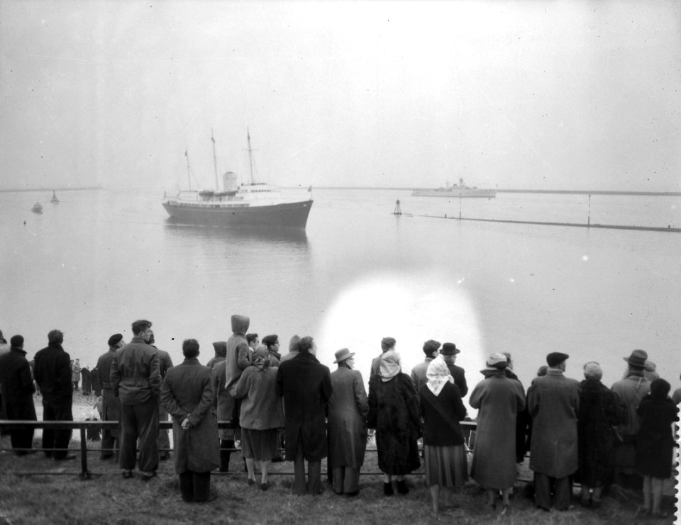 Aankomst Brittania voor IJmuiden, Bestanddeelnr 909-4276