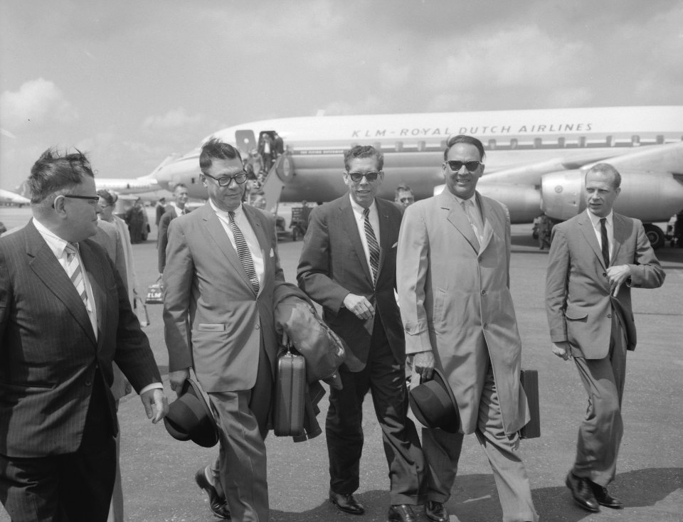 Aankomst Antilliaanse ministers op Schiphol, Bestanddeelnr 911-3250