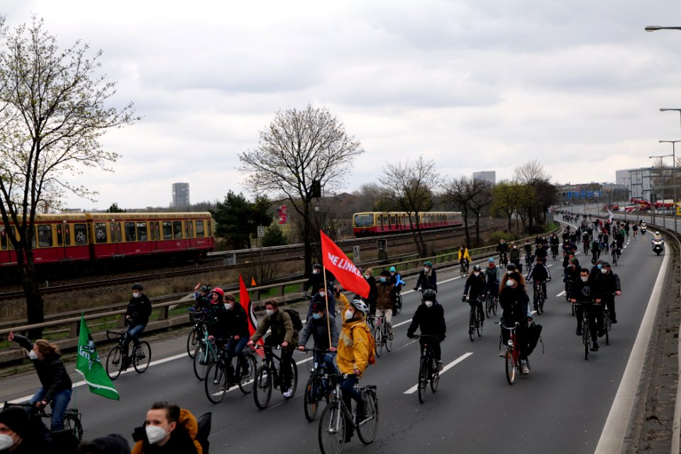A100stoppen bicycle demonstration Berlin 2021-04-10 100