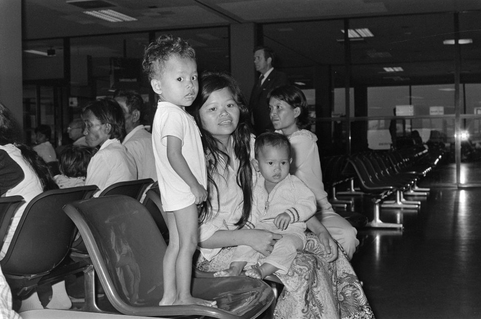 Aankomst 80 vluchtelingen uit Cambodja, Bestanddeelnr 933-3733