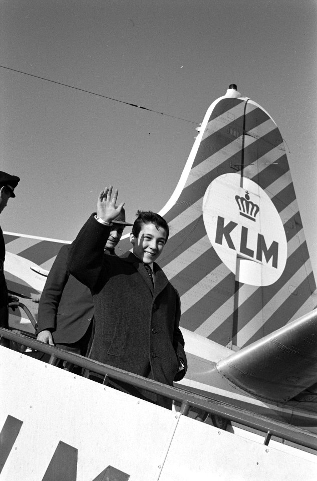 Aankomst 15-jarige zanger Robertino op Schiphol, Bestanddeelnr 913-2590