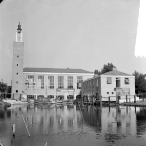Aanbrengen luidklokken in Opstandingskerk De kerk, Bestanddeelnr 912-8777