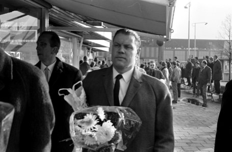 Aankomst Ajax op Schiphol, trainer Rinus Michels, Bestanddeelnr 919-8861